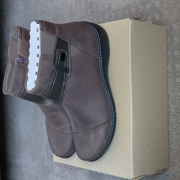 Clarks booties - Picture 3 of 6